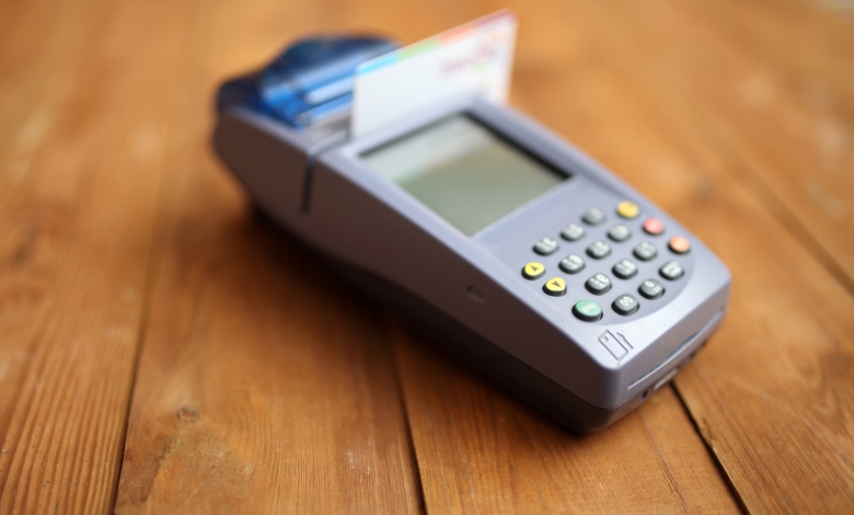 how do mobile card readers work