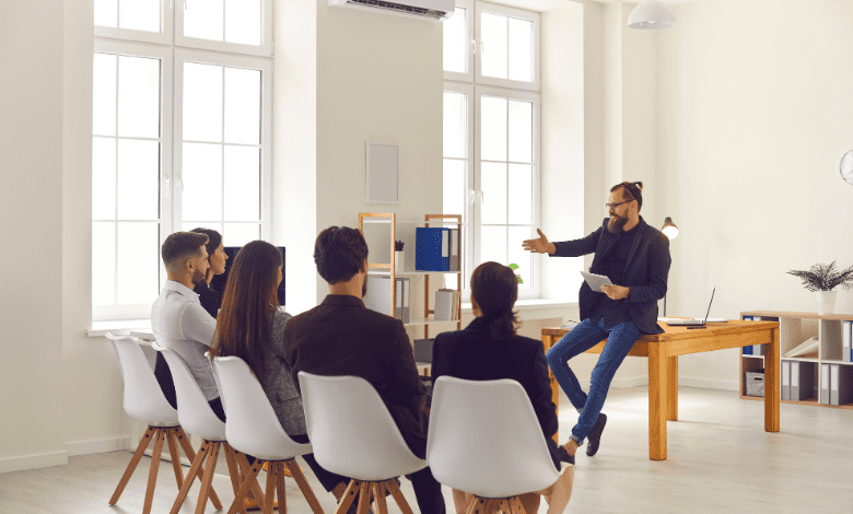 what does a business manager do